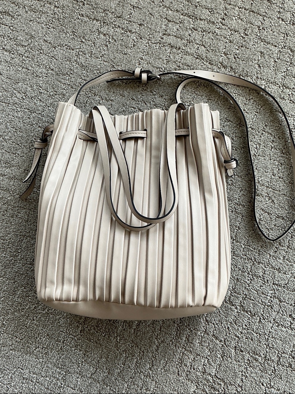 Zara Cream Pleated Bucket Crossbody
